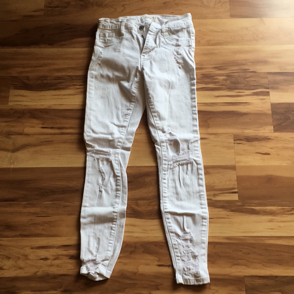 White denim ripped jeans